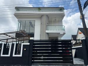 5 bedroom Duplex For Sale Diamond Estate Along Monastery Road Sangotedo Ajah Lagos