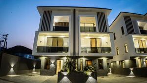 4 bedroom House For Sale Off Oba Akinjobi, Ikeja GRA Lagos 4 bedroom House For Sale Off Oba Akinjobi, Ikeja GRA Lagos
