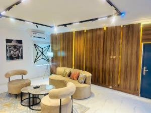 2 bedroom Flat & Apartment For Rent Admiralty Way Lekki Phase 1 Lagos