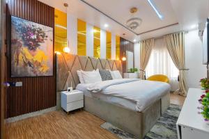 1 bedroom Self Contain Short let Ikate Lekki Lagos