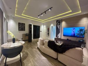 2 bedroom Block Of Flats Short let Parkview Estate Ikoyi Lagos