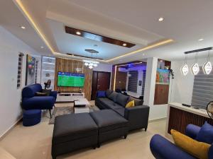 3 bedroom Self Contain Short let Mende Maryland Lagos