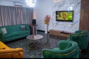 3 bedroom Self Contain Short let Off Oduduwa Crescent, Ikeja GRA Lagos