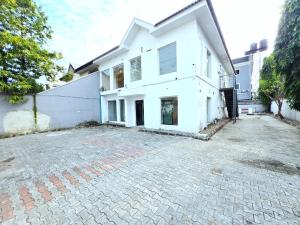 4 bedroom Office For Rent Lekki Phase 1 Lagos