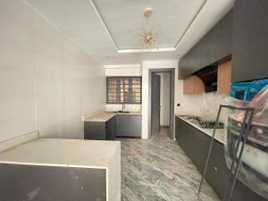 3 bedroom Flat & Apartment For Sale Adeniyi Jones Ikeja Lagos
