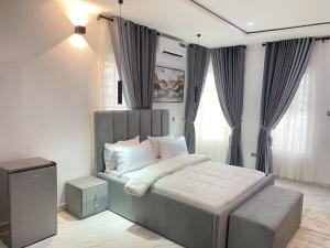 1 bedroom Shared Apartment Short let Orchid Road Lekki Expressway Lagos
