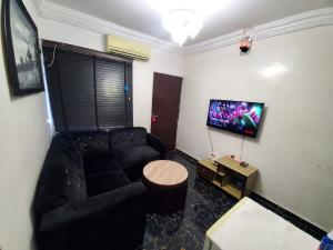 1 bedroom Self Contain Short let 119 Ogunlana Drive Surulere Lagos 1 bedroom Self Contain Short let 119 Ogunlana Drive Surulere Lagos