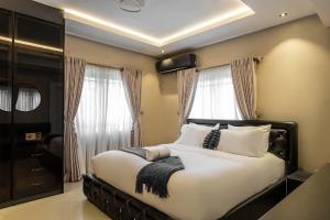 2 bedroom Block Of Flats For Rent Banana Island Ikoyi Lagos