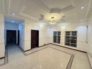 3 bedroom Flat & Apartment For Rent Off Admiralty Way Lekki Phase 1 Lagos