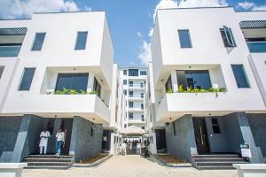 5 bedroom Semi detached Duplex For Sale Lekki Lagos