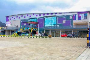 Mall/Complex/Plaza For Sale Ikota Lekki Phase 2 Lagos