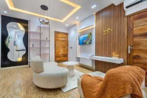 1 bedroom Self Contain Short let Off Freedom Way Lekki Phase 2 Lagos 1 bedroom Self Contain Short let Off Freedom Way Lekki Phase 2 Lagos