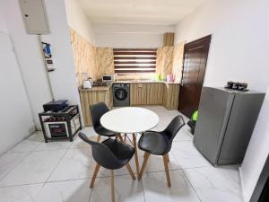 2 bedroom Flat & Apartment Short let Unit 5c, 21 Hunponu Wusu Street, Lekki Phase 1 Lekki Phase 1 Lagos