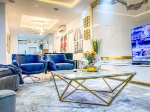 5 bedroom Self Contain Short let Off Admiralty Way Lekki Phase 1 Lagos