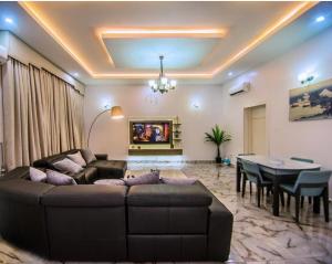 4 bedroom Flat & Apartment Short let Chevron Lekki Lagos 4 bedroom Flat & Apartment Short let Chevron Lekki Lagos