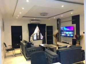 2 bedroom Block Of Flats Short let Anthony Village Maryland Lagos