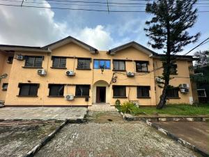 3 bedroom Flat & Apartment For Rent Ilubirin Lagos Island 