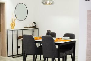 3 bedroom Flat & Apartment For Rent Lekki Phase 1 Lagos