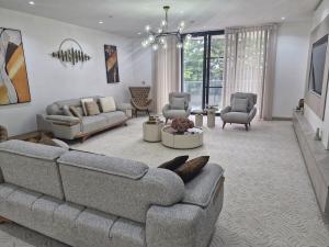 3 bedroom Block Of Flats For Rent Ikoyi Lagos