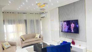 2 bedroom Block Of Flats For Rent Lekki Phase 1 Lagos