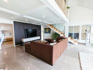 3 bedroom Flat & Apartment For Rent Off Admiralty Road Lekki Phase 1 Lagos