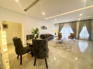 3 bedroom Flat & Apartment For Rent Victoria Island Lagos