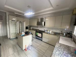 4 bedroom House For Rent Estate Osapa Lekki Lagos