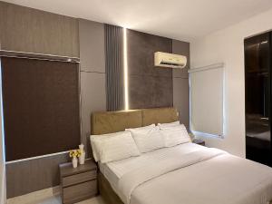 3 bedroom Mini Flat For Rent Ladipo Ikeja GRA Lagos