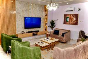 3 bedroom Self Contain Short let Off Admiralty Way Lekki Phase 1 Lagos 3 bedroom Self Contain Short let Off Admiralty Way Lekki Phase 1 Lagos