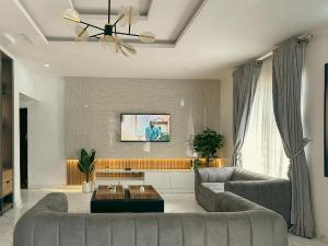 3 bedroom Self Contain Short let Oniru Victoria Island Lagos