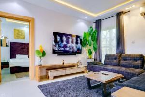 1 bedroom Self Contain Short let Simeon Akinlonu Street Victoria Island Lagos