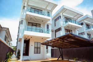 5 bedroom Self Contain Short let Off Admiralty Road, Lekki Phase 1 Lekki Phase 1 Lagos 5 bedroom Self Contain Short let Off Admiralty Road, Lekki Phase 1 Lekki Phase 1 Lagos