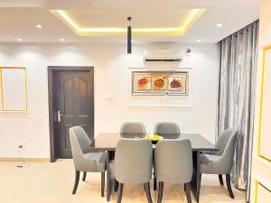 3 bedroom Block Of Flats Short let Victoria Island Lagos