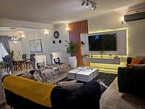 4 bedroom Flat & Apartment Short let Ikeja GRA Lagos 4 bedroom Flat & Apartment Short let Ikeja GRA Lagos
