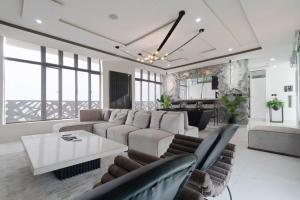 3 bedroom Self Contain Short let Palm Spring Road Ikate Elegushi Lekki Lagos