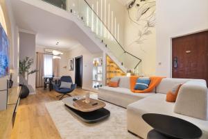 3 bedroom Flat & Apartment Short let Off Admiralty Way Lekki Phase 1 Lagos