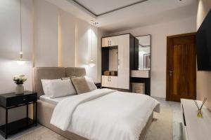 2 bedroom Maisonette Short let Lekki Phase 1 Lagos