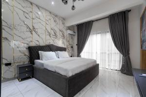 2 bedroom Block Of Flats Short let Lekki Phase 1 Lagos