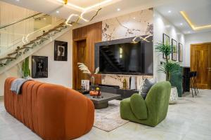 2 bedroom Self Contain Short let Off Admiralty Way Lekki Phase 1 Lagos