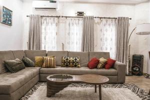 3 bedroom Flat & Apartment Short let Maryland Lagos 3 bedroom Flat & Apartment Short let Maryland Lagos