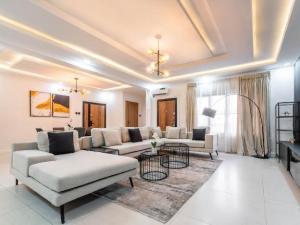 3 bedroom Flat & Apartment Short let Lawrence Road Old Ikoyi Lagos 3 bedroom Flat & Apartment Short let Lawrence Road Old Ikoyi Lagos