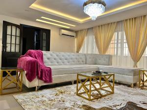 3 bedroom Block Of Flats Short let Off Admiralty Way Lekki Phase 1 Lagos 3 bedroom Block Of Flats Short let Off Admiralty Way Lekki Phase 1 Lagos