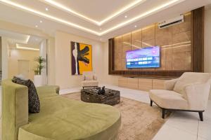 4 bedroom Block Of Flats Short let Victoria Island Lagos