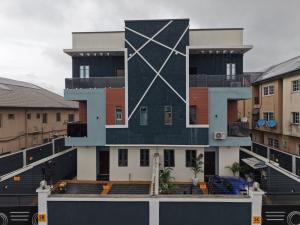 4 bedroom Flat & Apartment For Sale Gbagada Lagos