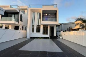 5 bedroom Detached Duplex For Sale Lekki Phase 1 Lagos