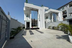 5 bedroom Detached Duplex For Sale Lekki Phase 1 Lagos