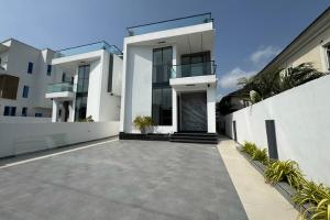 5 bedroom Detached Duplex For Sale Chevron Drive Lekki Lagos