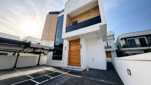 5 bedroom Detached Duplex For Sale Lekki Lagos