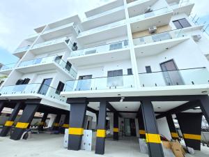 1 bedroom Flat & Apartment For Sale Lekki Phase 1 Lagos