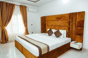 1 bedroom Room or Boys Quarter Short let Km 49 Lekki Epe Expressway,spring Valley Estate Ajah Lagos